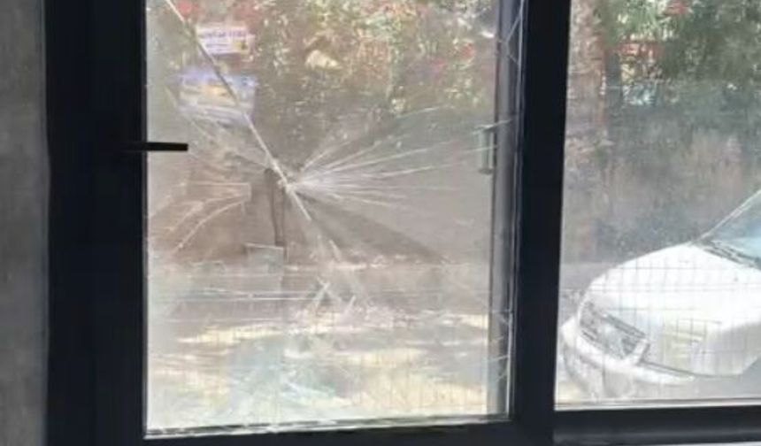 Kimlik kontrolünde polise direnen 4 şüpheli tutuklandı