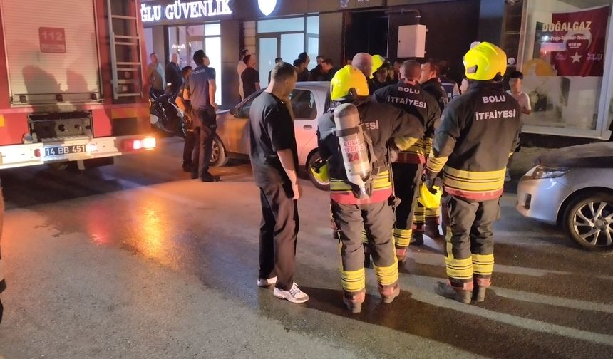 Patlayan apartman aydınlatması bina sakinlerini korkuttu