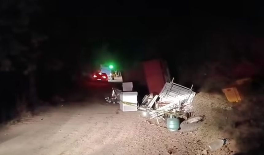 Sakarya'da kamyonet devrildi
