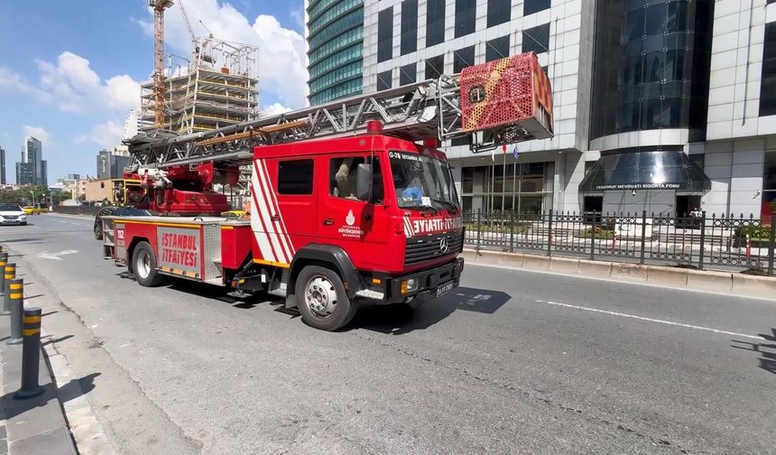 Şişli'de görme engelli kişi metro raylarına düştü