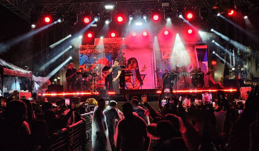 Tokat'ta Semicenk Konserine Yağmur Engeli Olmadı