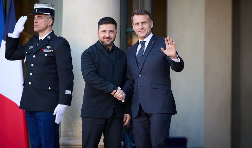 Zelenskiy, Macron ile telefonda ne görüştü?