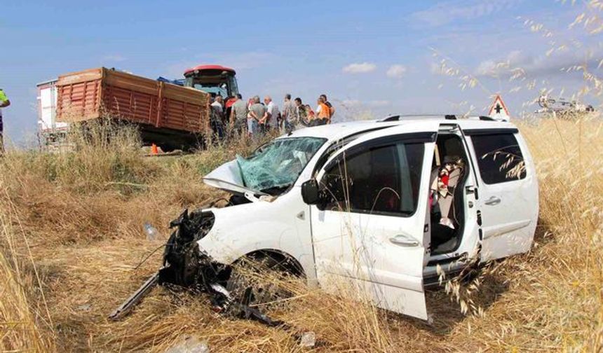 Amasya'daki Feci Kazada Hayatını Kaybeden Anne ve 2 Oğlu Gözyaşlarıyla Uğurlandı