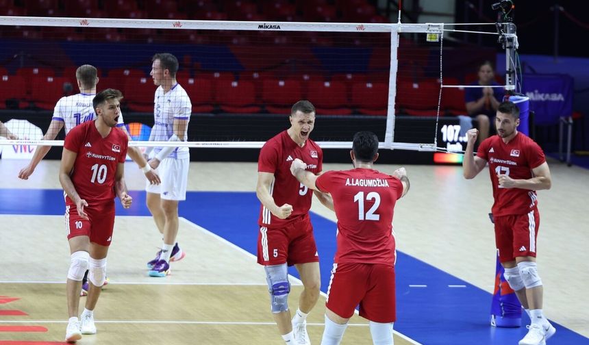 Filenin Efeleri'nden kritik galibiyet! Ukrayna'yı 3-2 mağlup etti