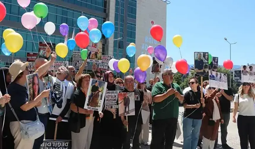 Grand Kartal Yangınında Yakınlarını Kaybedenler Adalet İçin Ankara'ya Yürüyor