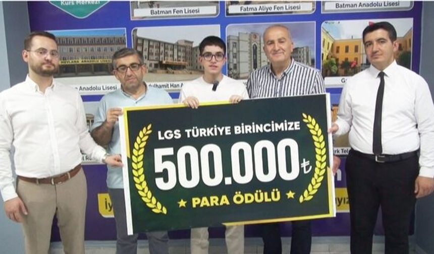 500 Tam Puan Alan Öğrenciye 500 Bin TL Destek