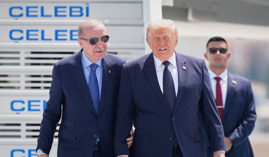 Erdoğan, Trump ile Kol Kola!