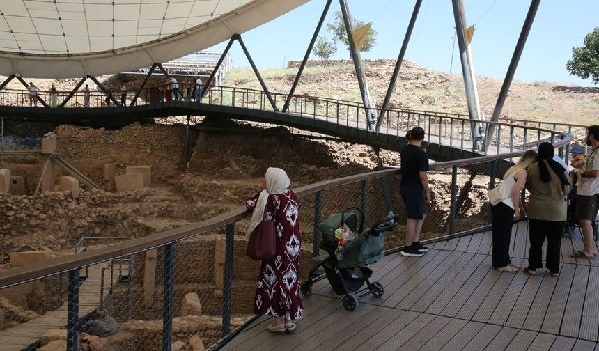 Arkeolojik alanlar turistlerin ilgisini çekiyor