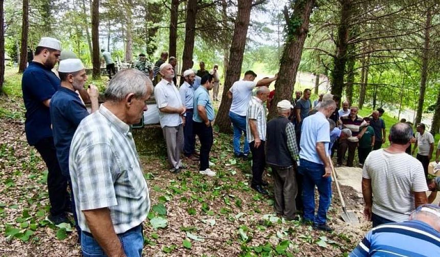 30 yıllık çift, aynı gün hayatını kaybetti