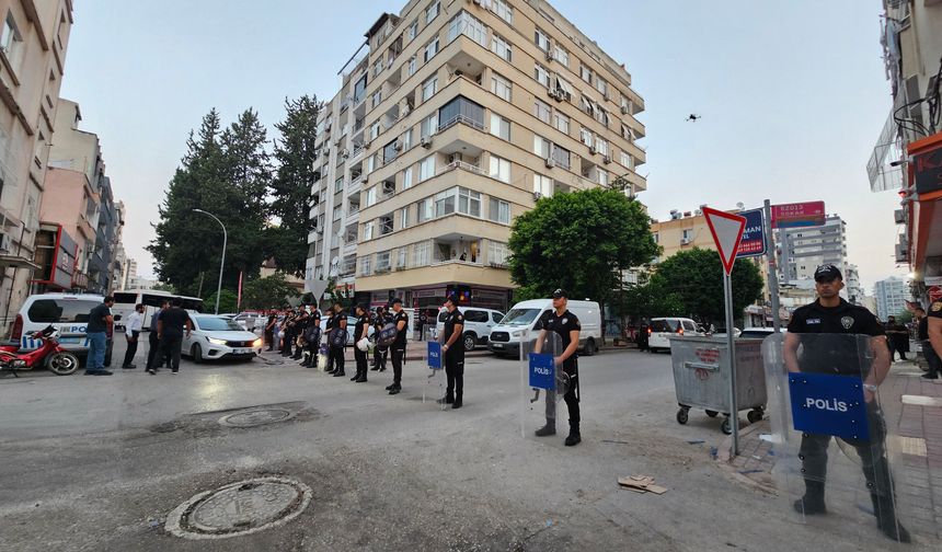 Adana’da Alparslan Kuytul’un evinde polis araması