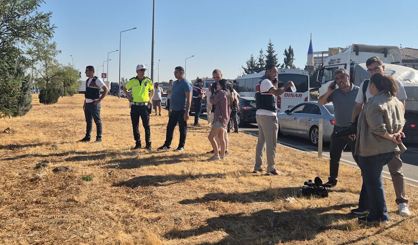 Afyonkarahisar'da Yolcu Otobüsü Devrildi: 22 Yaralı