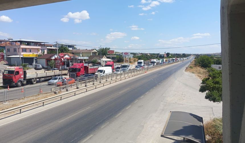 Bursa-İzmir Yolunda Yangın Paniği! Trafik Yarım Saat Aksadı