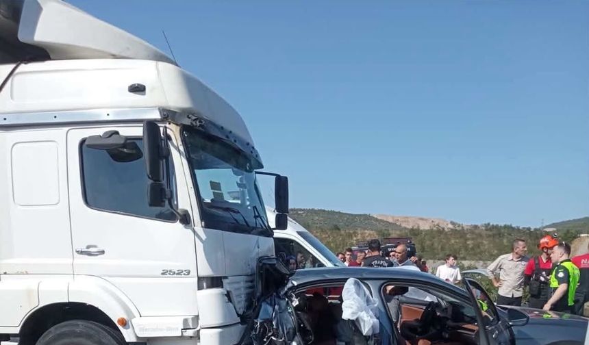 Bursa’da kamyon otomobile arkadan çarptı: 1 ölü, 2 yaralı
