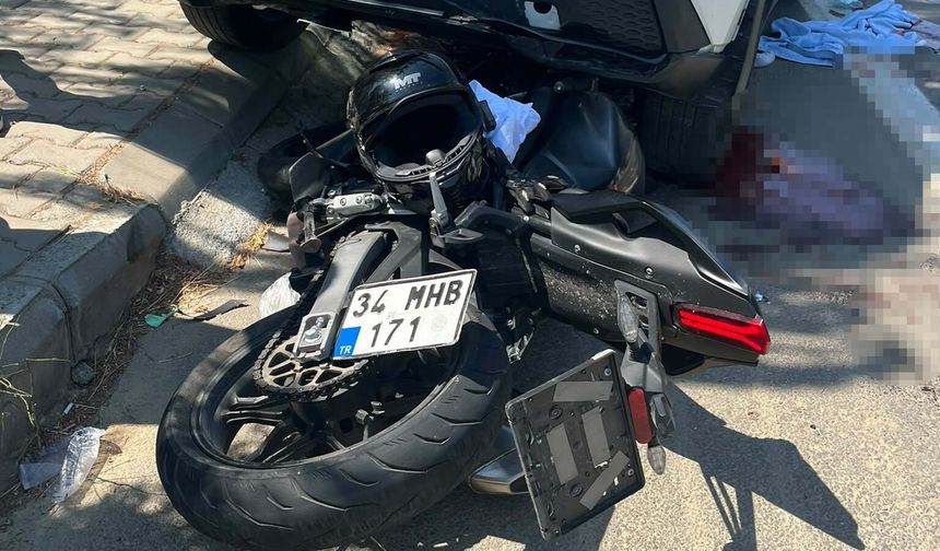 Çanakkale'de motosiklet, park halindeki otomobile çarptı