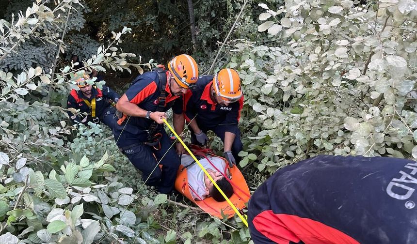 Çarpışan 2 ATV'den biri uçuruma devrildi