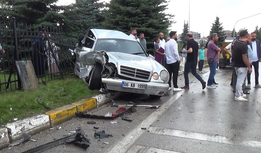 Erzurum'da yağışlı havada zincirleme kaza: 5 yaralı