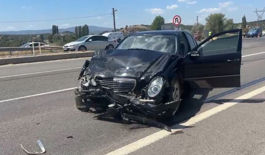Kütahya'da feci kaza; 1 ölü, 1'i çocuk 4 yaralı