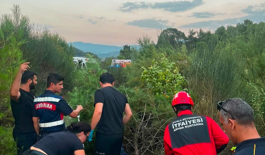 Muğla'da otomobil şarampole yuvarlandı