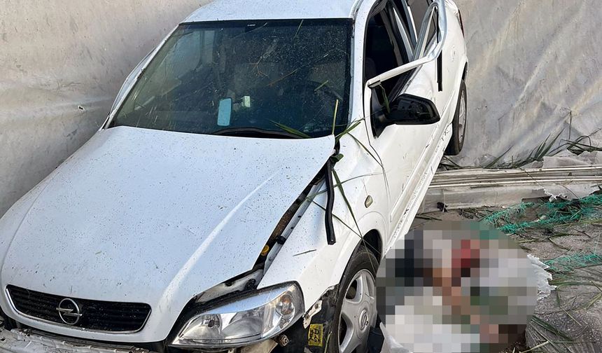 Otomobil seraya uçtu, iki kişi öldü