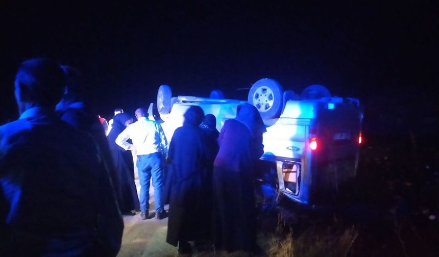 Sivas'ta Minibüs Devrildi: Aynı Aileden 7 Kişi Yaralandı!