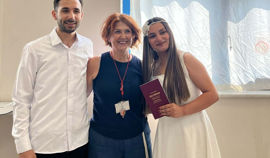 Tedavi gördüğü hastanede mutluluğa gitti