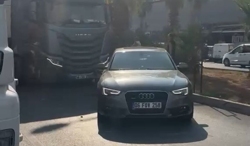 Trafikte tartıştığı sürücüye taşla saldırdı