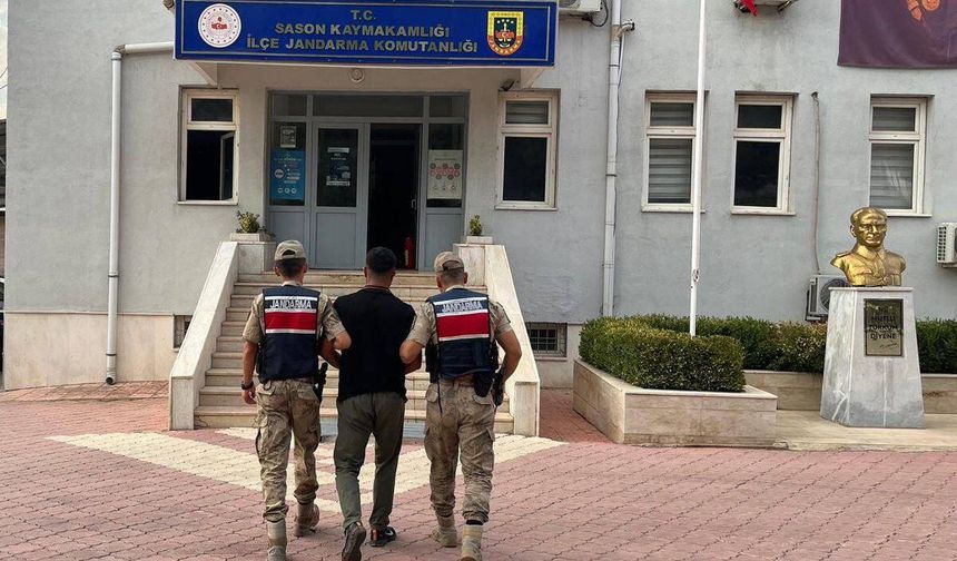 Batman'da Jandarmadan Uyuşturucu Operasyonu: Binlerce Hap ve Skunk Ele Geçirildi
