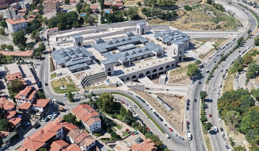 Ulus'ta yeni kapalı dolmuş durakları hizmete açılıyor!