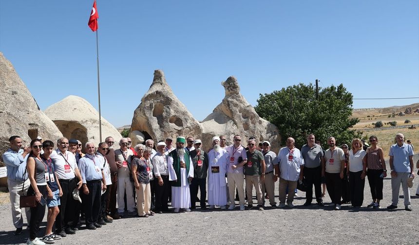 Bektaşi dervişleri Kapadokya’nın tarihi güzelliklerini gezdi