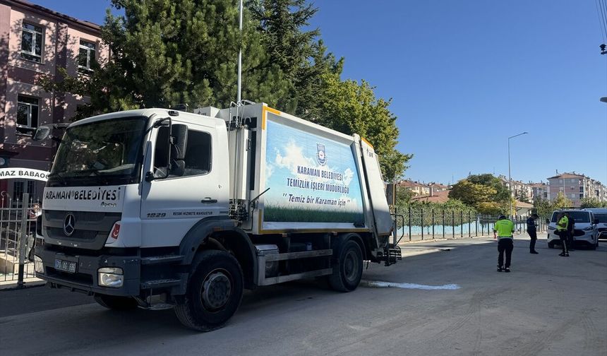 Çöp Kamyonundan Düşen 2 Temizlik İşçisi Yaralandı