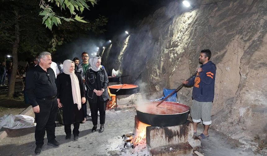 Melikgazi Belediyesi Salça Günleri'nde 4 bin 480 aile salça kaynattı