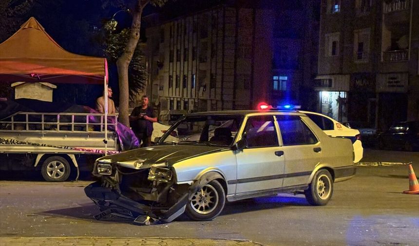 Otomobille motosikletli çarpıştı, 1 ölü