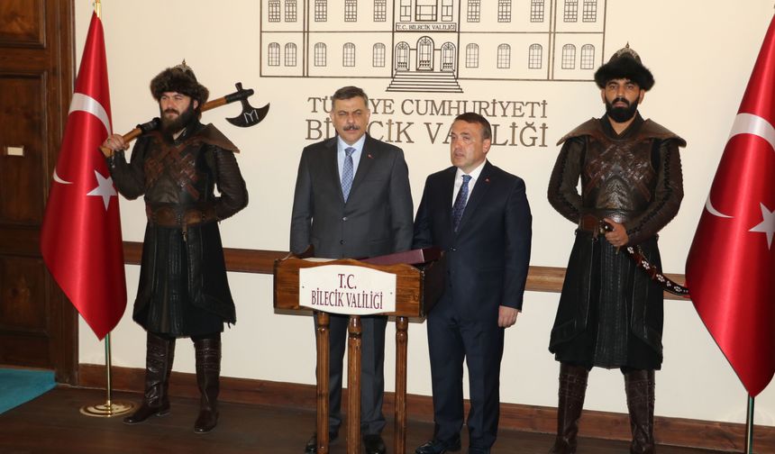 Bakan Çiftçi'den Ertuğrul Gazi Türbesi'ne ziyaret