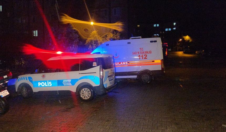 Emekli doktor evinde ölü bulundu