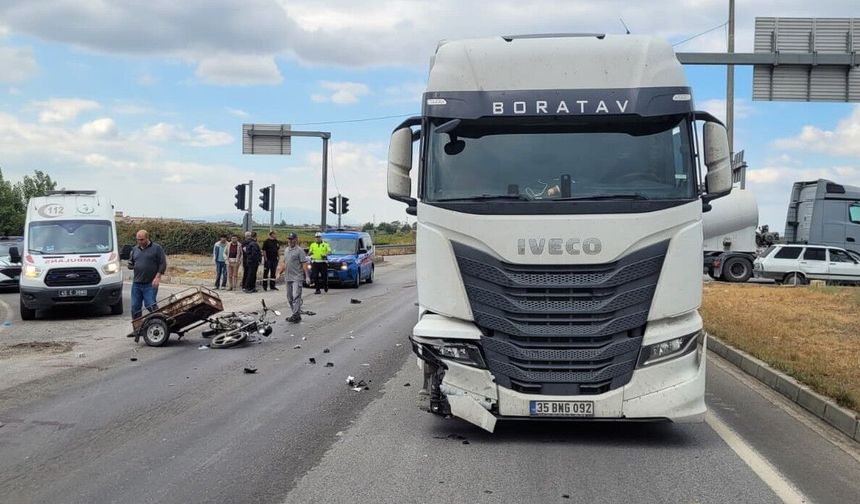 Manisa'da Motosiklet ve TIR çarpıştı