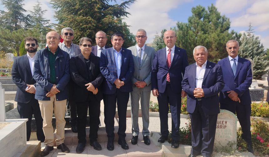 Neşet Ertaş, mezarı başında anıldı