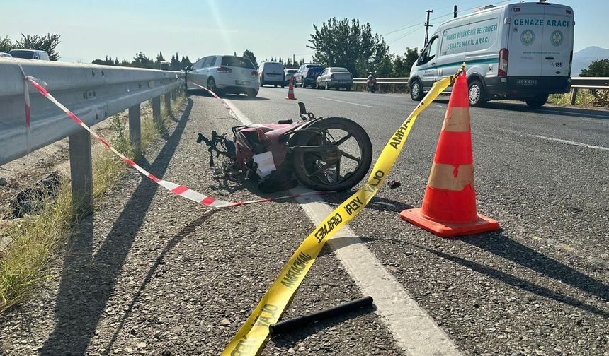 Otomobil motosiklete çarptı