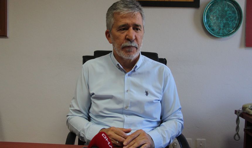 Tarihi yapılar, yükselen binaların arasında kaldı