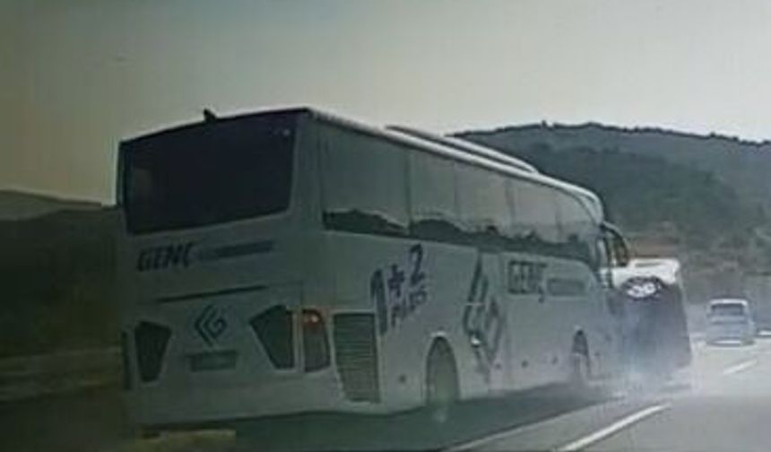 Yolcu otobüsüyle çarpışan hafif ticari araçtaki Burak, hayatını kaybetti