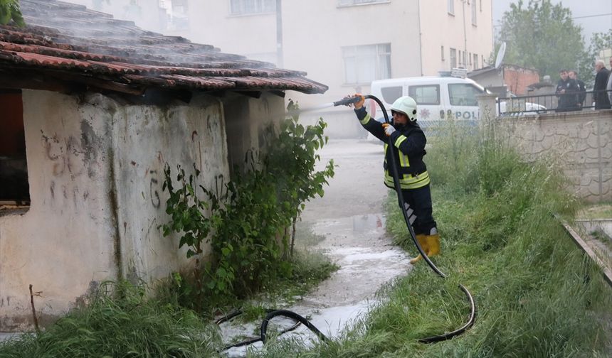 Amasya'da 80 Yaşındaki Kadının Evi Alevlere Teslim Oldu