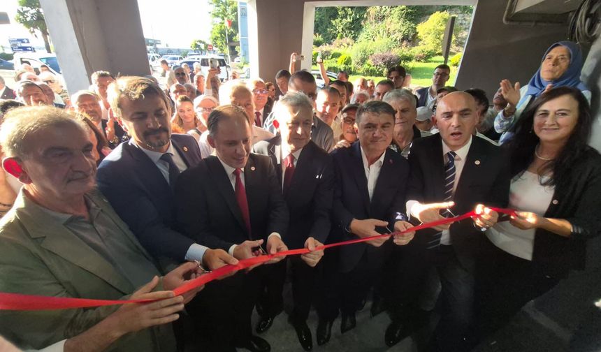 Siyasette yeni dönem: YENİ Parti’de genel başkanı üyeler belirleyecek!