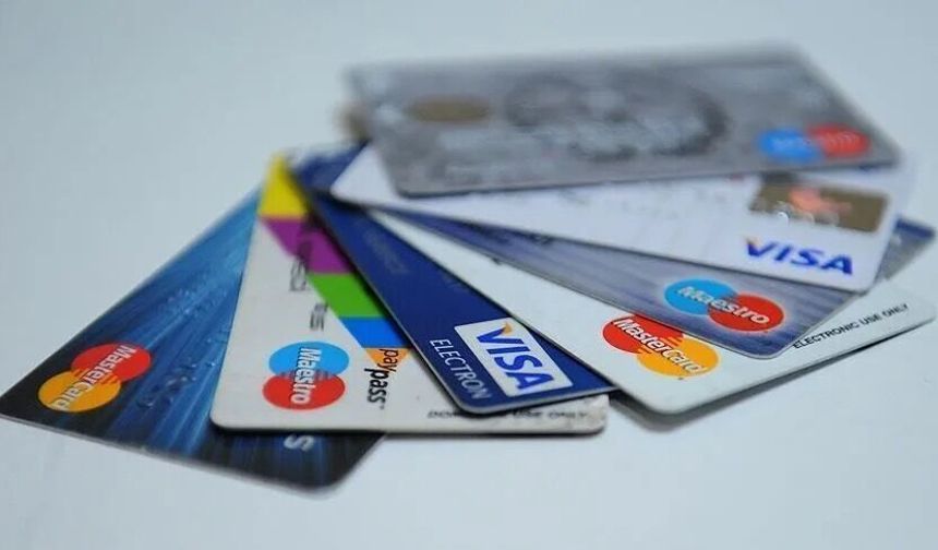 Kredi Kartında Sadece Asgari Tutarı Ödeyen Ne Kadar Borçlanıyor?