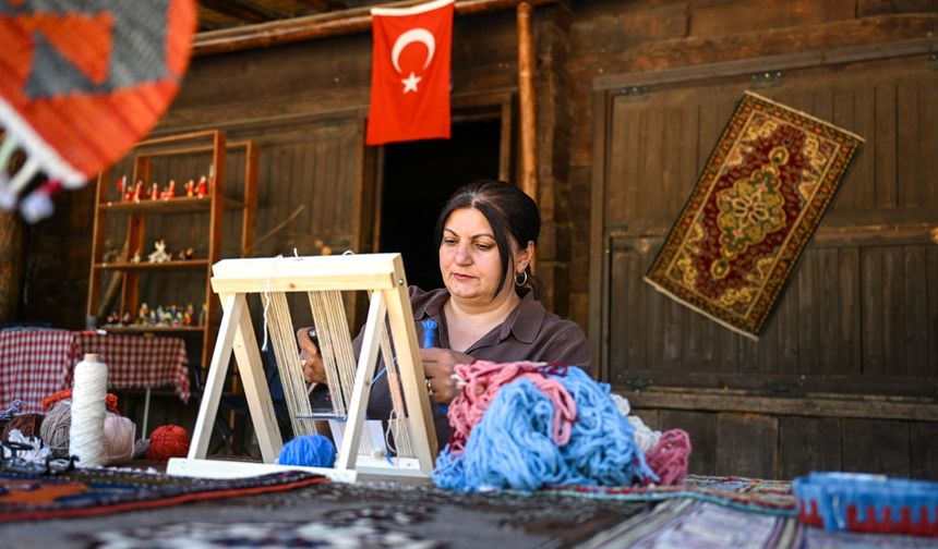 Altınköy’de halılar geçmişten geleceğe uzanan hikâyeleri anlatıyor