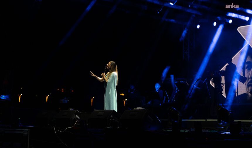 Gölbaşı’nda şölen coşkusu Merve Özbey konseriyle zirve yaptı