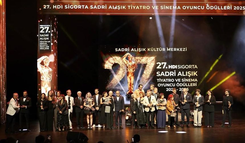 Sadri Alışık Ödül Törenine Ünlü Akını!