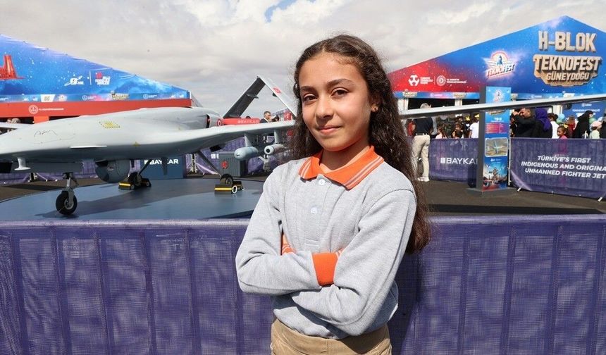 Bayraktar TB2’ye Dokundu, Hayali Değişti! 11 Yaşındaki Nehir’in TEKNOFEST Heyecanı