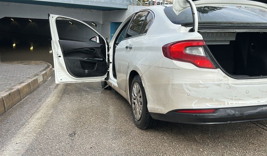 Adana'da Sağanak Dehşeti: Alt Geçitte Mahsur Kalan Aileyi İtfaiye Kurtardı!
