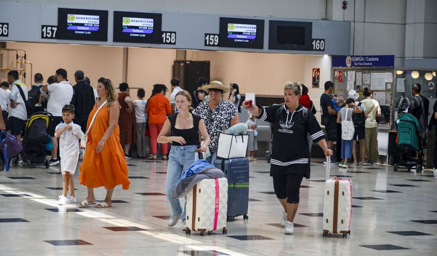 Antalya Havalimanı'nda 5 milyon yolcuya hizmet verildi