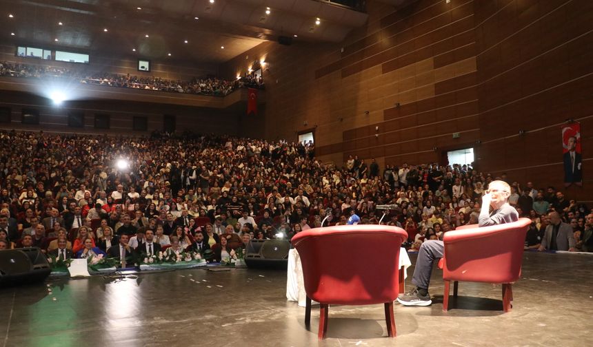 Aziz Sancar, Dicle Üniversitesi'nde öğrencilerle buluştu