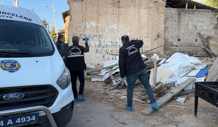 Kendisini terk eden kadın ile annesini bıçakla yaraladı